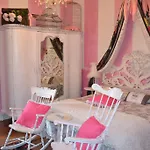 Bed & Breakfast La Maison Delle Favole *