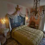 La Maison Delle Favole Bed & Breakfast Desenzano del Garda
