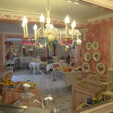 La Maison Delle Favole فندق مبيت وإفطار *