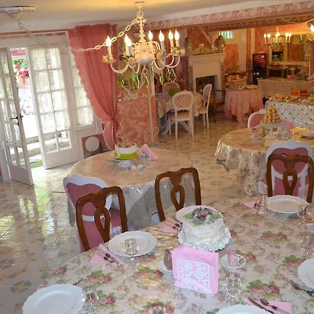 La Maison Delle Favole فندق مبيت وإفطار ديسينسانو ديل غاردا