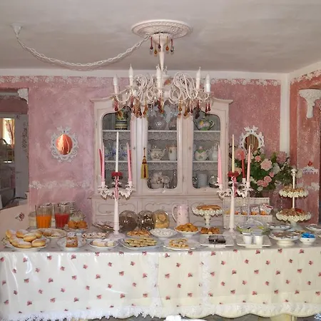 La Maison Delle Favole فندق مبيت وإفطار *